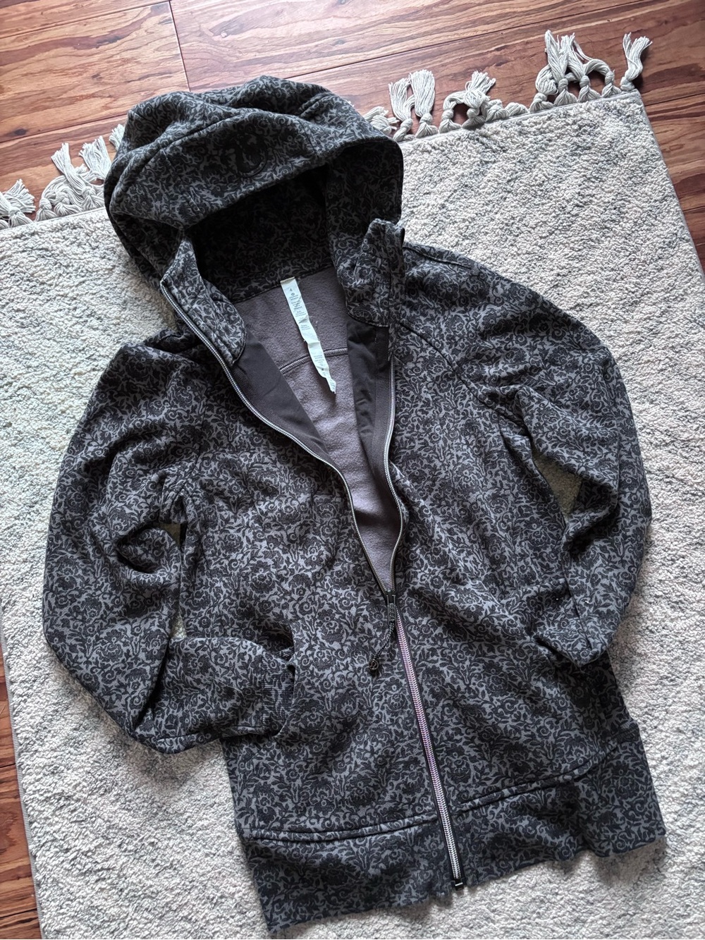 Lululemon Gray Patterned Zip-Up Hoodie with Hood